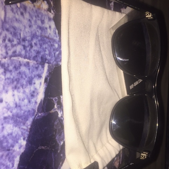 Ray Bans - Picture 3 of 5